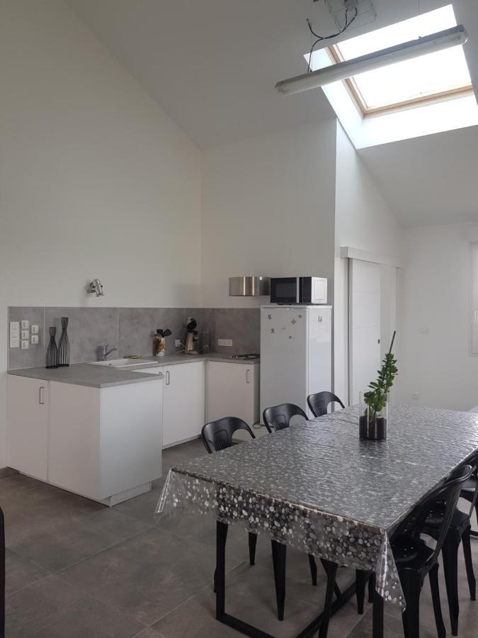 L Atelier Apartment Courtisols Екстериор снимка